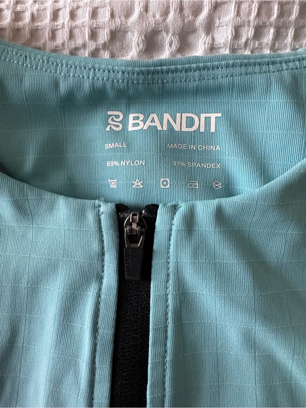 Bandit Running GRIDLOCK™ ZIP FRONT RACE CROP - VINTAGE BLUE - Picture 6 of 12